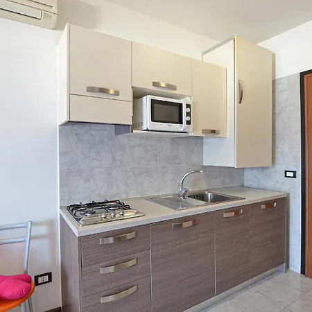 1 Bedroom Beautiful In Bibione